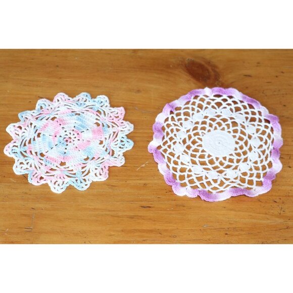 7 Doilies Small Doily Crocheted Doily White  Vintage Doilies  V20 - Picture 2 of 4